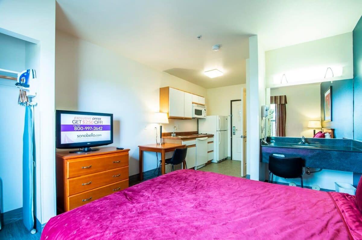 Sierra Vista Studio Apartment With Full Kitchen And King Bed Bagian luar foto